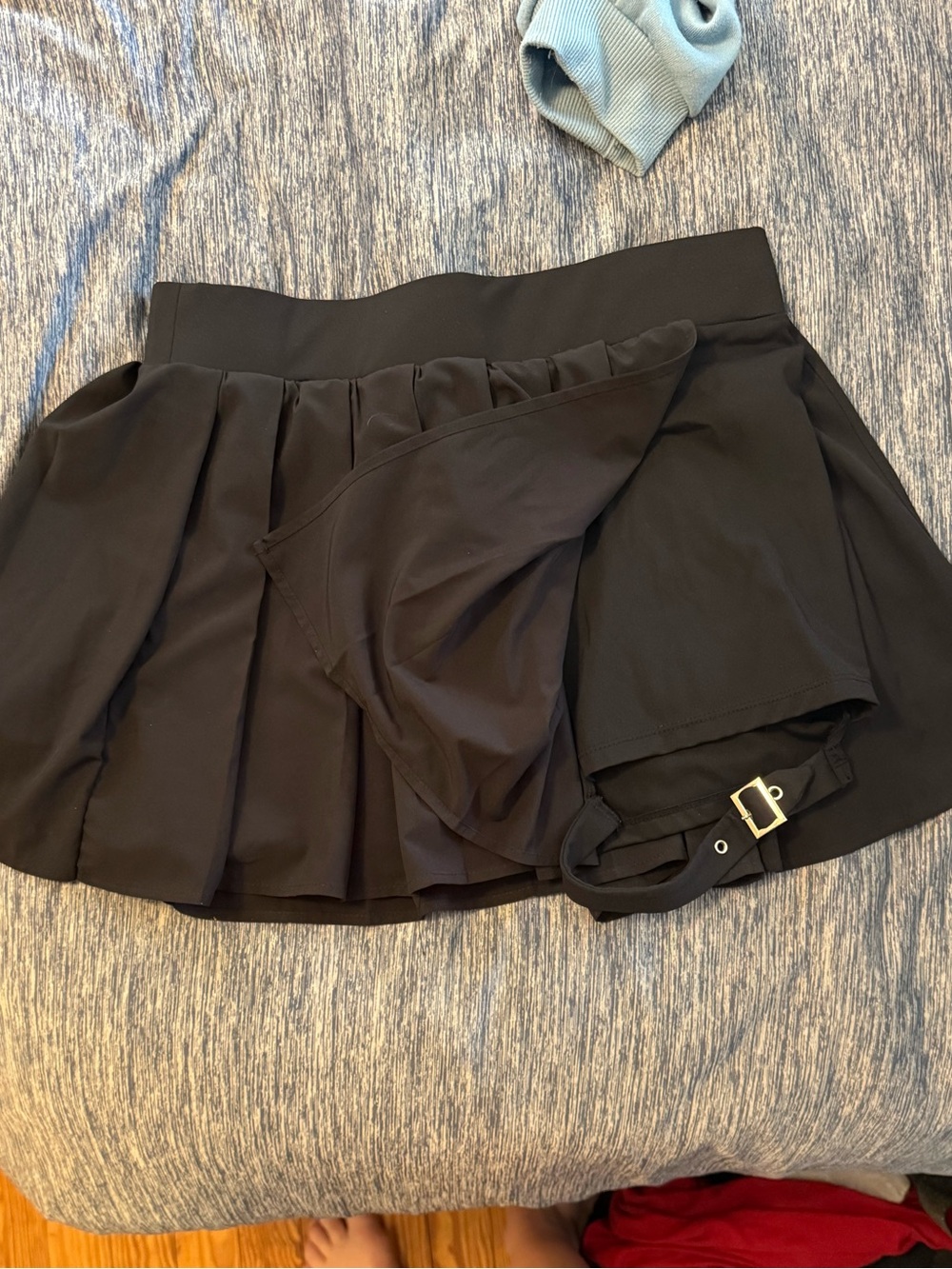 HALARA Black Pleated Mini Skirt